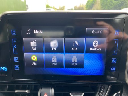 2019 Toyota C-HR SOL 1.8 PETROL HYBRID AUTOMATIC SUV *TOP SPEC IRISH JEEP* *FULL TOYOTA SERVICE HISTORY* *NCT 03/2027* *TAX 06/2026 €180 ROAD TAX* *FINANCE ARRANGED TODAY* €20,950 thumbnail