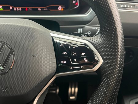 2023 Volkswagen Tiguan R-LINE 1.4 TSI PHEV DSG €36,990 thumbnail