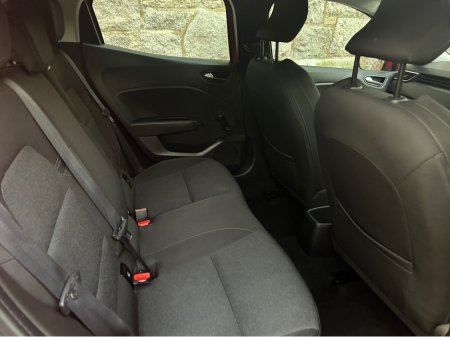 2022 Renault Clio DYNAMIQUE EDITION NAEB TC TCE 90**//**AIR CON**//**CRUISE CONTROL**//**LANE DEPARTURE WARNING**//**COLLISION ALERT**//**RENAULT WARRANTY TILL AUGUST 2027**//**FINANCE AVAILABLE**//**TRADE IN WELCOME!! €13,995 thumbnail