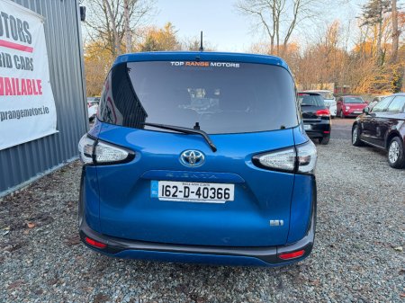 2016 Toyota Sienta  €11,999