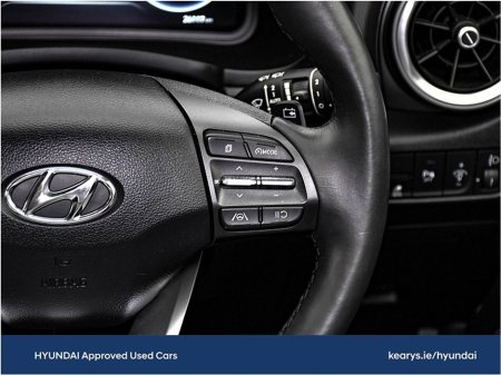 2022 Hyundai Kona EV Premium 64 kWh €22,490 thumbnail