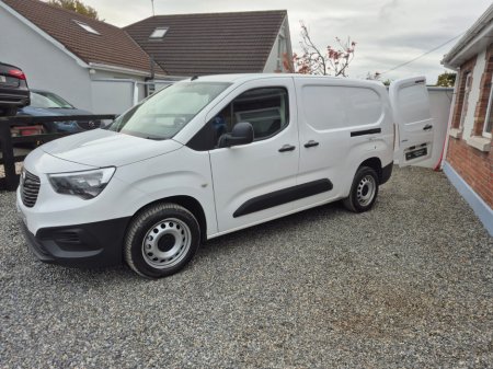2021 Opel Combo Van L2H1 Spec fully plylined in rear with side loding door and double opening rear doors new CRVT test trade in wanted €12,750