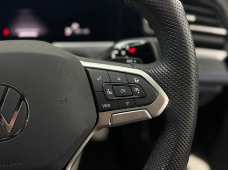 2025 Volkswagen Passat R-LINE 1.5 PHEV DSG €42,990 thumbnail