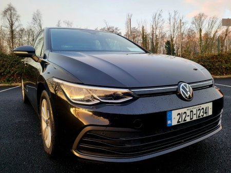 2021 Volkswagen Golf  €14,999 thumbnail
