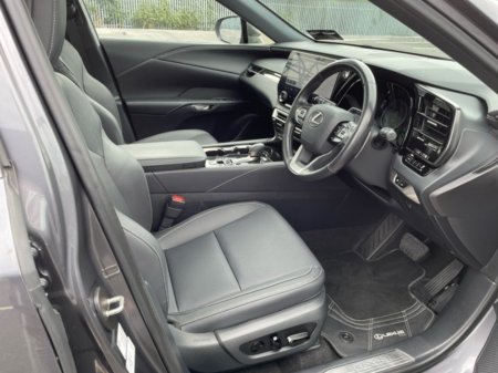 2023 Lexus RX 450h+ Plug-in Hybrid Luxury AWD // Remote Central Locking // Heated Mirrors // Power Folding Mirrors // USB Connection // Apple Carplay €74,945 thumbnail