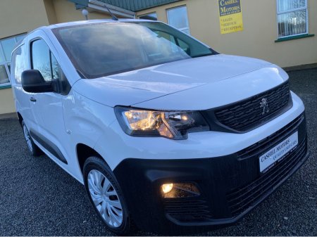 2019 Peugeot Partner Hdi 100bhp PROFESSIONAL , Front Fogs, Air Con, New 12 mth CVRT, 3 Seats from €49 p/w €11,750