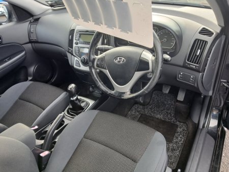 2010 Hyundai i30 1.6 CRDi 90hp Deluxe Cross Wagon €3,495