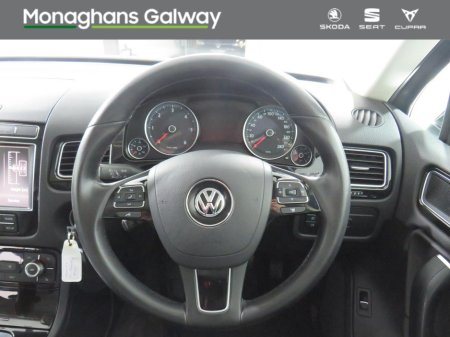 2018 Volkswagen Touareg 5 SEAT COMM 3.0 TDI 262BHP V6 AUTO €28,950 thumbnail