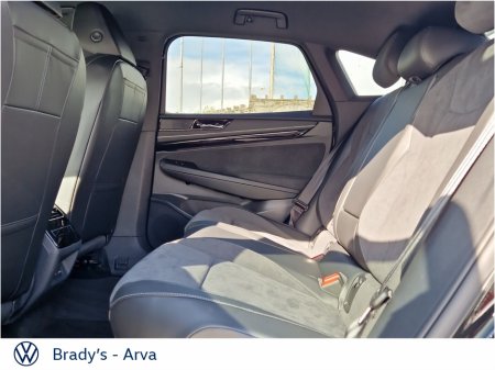 2025 Volkswagen ID.7 PRO PLUS €52,950 thumbnail