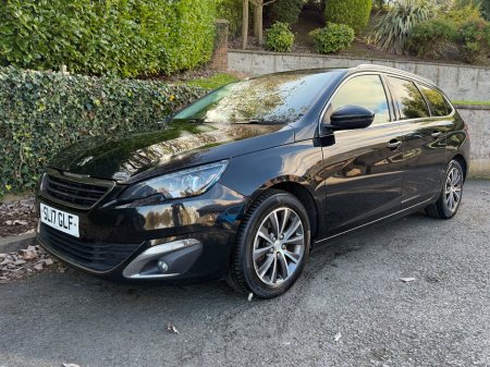 2017 Peugeot 308  €10,950