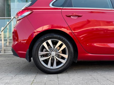 2017 Hyundai i30 1.0 T-GDI Deluxe Plus LOW MILEAGE €15,995