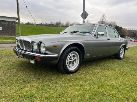 1992 Daimler Double Six 5.3 V12 €17,950 thumbnail