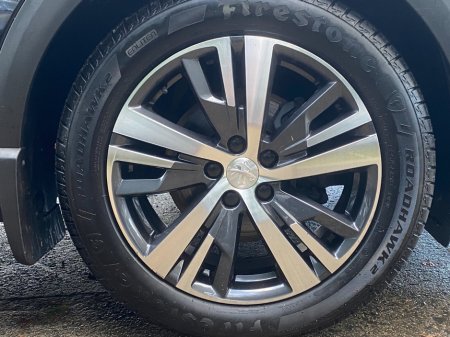 2022 Peugeot 5008 1.5 BlueHDi 130bhp Allure €33,900