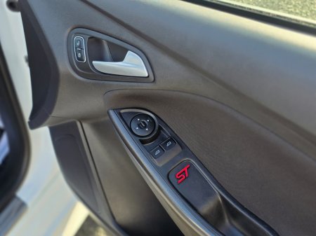 2018 Ford Focus T ST-LINE ECOBOOST 140PS €11,900 thumbnail