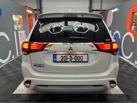 2020 Mitsubishi Outlander €23950! 2020 MITSUBISHI OUTLANDER PHEV G PLUS PACKAGE 2.4 AUTOMATIC / CRUISE CONTROL / 360° PARKING CAMERA / ELECTRIC HEATED SEATS / HEATED STEERING WHEEL / PADDLE SHIFTERS €23,950