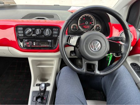 2016 Volkswagen up! DBA-AACHY 5DR €10,750 thumbnail