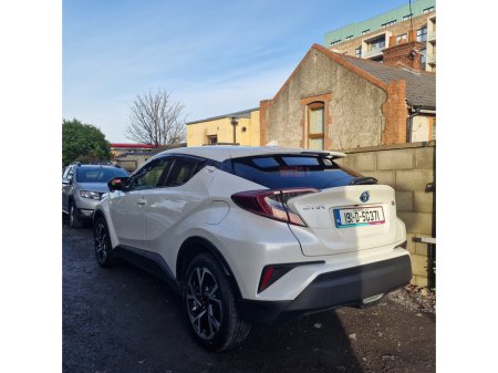 2019 Toyota C-HR 1.8 HYBRID LUNA €19,950