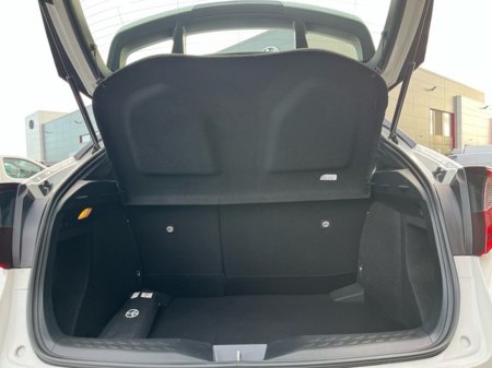 2023 Toyota C-HR HYBRID LUNA 4DR AUTO €28,950 thumbnail