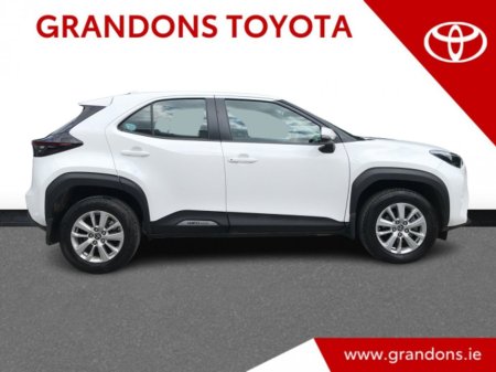 2023 Toyota Yaris Cross LUNA - GRANDONS €27,995