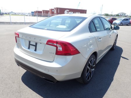 2016 Volvo S60 2.0 D4 SE LUXURY PLUS DIESEL AUTOMATIC // MASSIVE SPEC //  FULL HEATED LEATHER // REVERSING CAMERA // CRUISE CONTROL // LANE ASSIST // COLLISION WARNING SYSTEM // UPGRADED SPORT ALLOYS €15,950