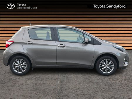 2018 Toyota Yaris 1.0 5DR LUNA // REAR CAMERA // BLUETOOTH // ALLOY WHEELS // FULL WARRANTY €15,945