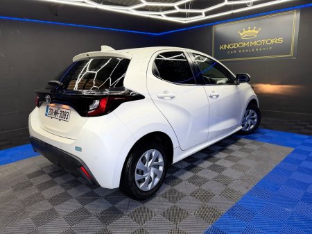 2020 Toyota Yaris 1.0 VVT-i 3Dr Terra €15,900 thumbnail