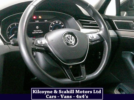 2018 Volkswagen Passat HIGHLINE 1.6 TDI MANUAL 6SPEED FWD 120HP 4DR €17,950 thumbnail