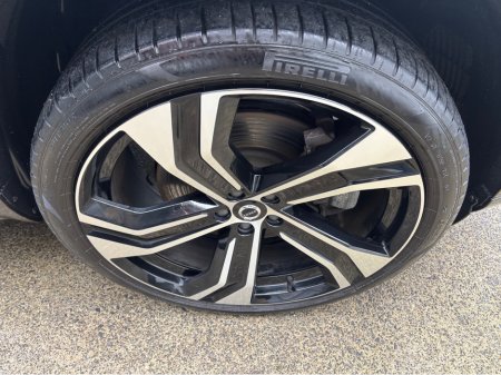 2023 Volvo XC90 RECHARGE T8 ULTIMATE DARK AWD €67,900 thumbnail