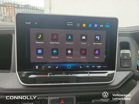 2025 Volkswagen Crafter CR35 Panel van Highline MWB 177 HP 2.0 TDI 8sp Automatic FWD €43,862 thumbnail