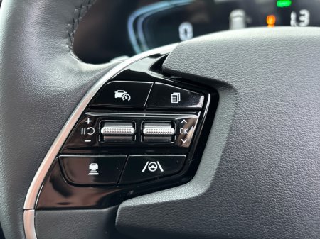 2025 Kia Niro HEV SEM €36,895 thumbnail