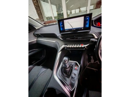 2022 Peugeot 3008 3008 thumbnail