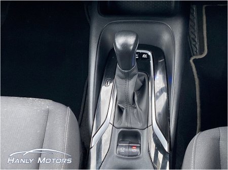 2021 Toyota Corolla HYBRID LUNA H/B AUTO A 4DR €16,995 thumbnail