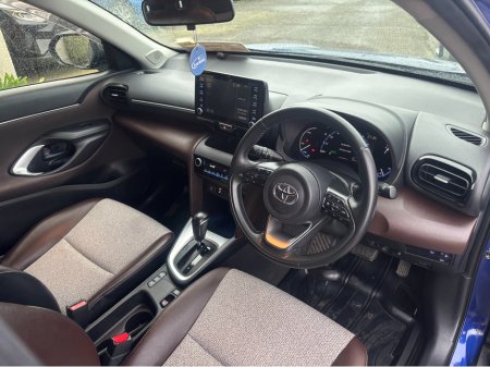 2021 Toyota Yaris Cross Z HYBRID AUTOMATIC 1.5 PETROL //MASSIVE SPEC//HALF LEATHER HEATED SEATS//KEYLESS ENTRY//360 PARKING CAMERAS// €23,950 thumbnail