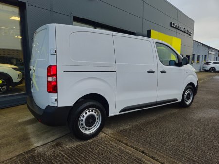 2025 Opel Vivaro  €22,900