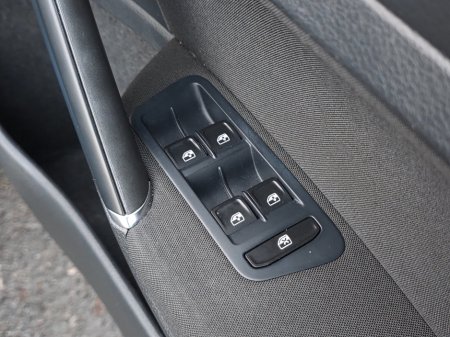 2016 Volkswagen Golf 1.2 TSI DSG 5DR 110HP Comfortline €13,990 thumbnail