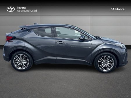 2023 Toyota C-HR HYBRID SOL €30,995