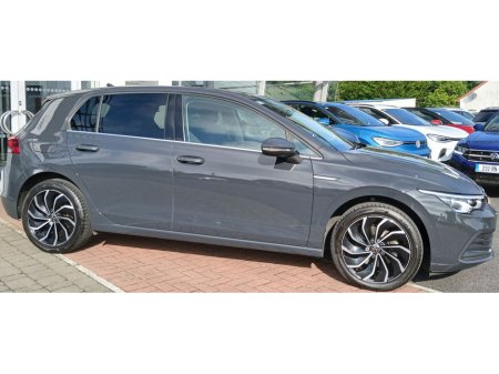 2024 Volkswagen Golf Style 2.0 TDI 115HP *AUTOMATIC, REAR VIEW CAMERA, SAT NAV* €34,995