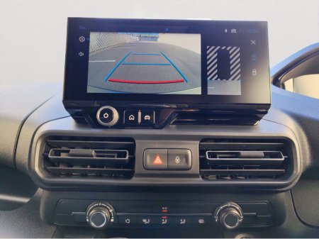 2024 Peugeot Partner  €19,750