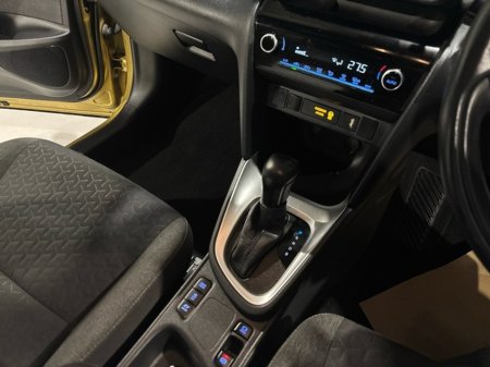 2023 Toyota Yaris Cross LUNA SPORT BI-TONE HYBRID AUTO €28,950 thumbnail