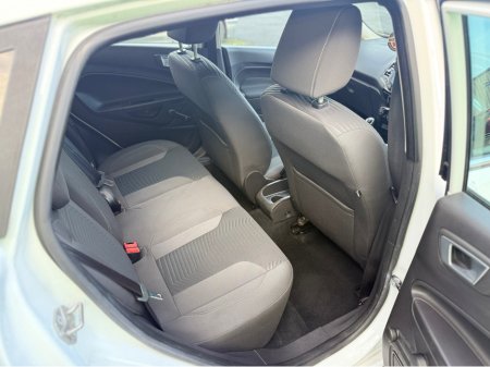 2013 Ford Fiesta ZETEC - 1.2 - LOW MILES - FULL SERVICE HISTORY €7,995 thumbnail