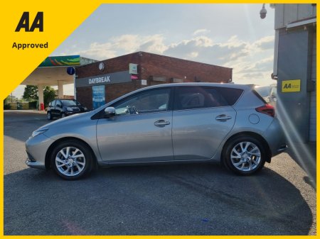 2016 Toyota Auris 1.2T 5DR LUNA 4DR €13,500