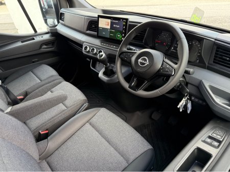 2026 Nissan Interstar Free Towbar & Ply-lining 150bhp SV Premium L2H2 €35,772