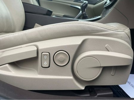 2011 Vauxhall Insignia 1.8 VVT-I EXCLUSIVE 138BHP LOW KM €3,450 thumbnail