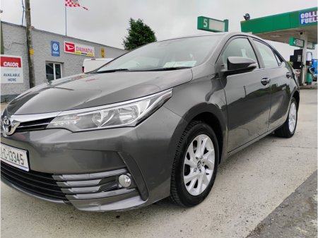 2017 Toyota Corolla LUNA MODEL LOW MILEAGE