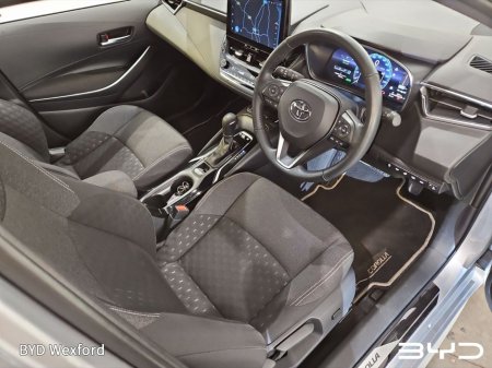 2024 Toyota Corolla Corolla Icon Hev Cvt Icon 140 VVT-h Auto Start/Stop €27,975 thumbnail