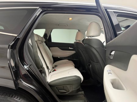 2022 Hyundai Santa Fe 1.6 PHEV *7 SEATER* €39,990 thumbnail