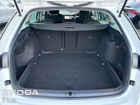 2025 Skoda Octavia Selection 1.5TSI 115HP €32,950 thumbnail