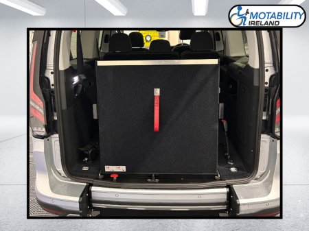 2026 Ford Tourneo Connect Active 1.5 PHEV Hybrid Wheelchair Accessible Taxi €66,995 thumbnail