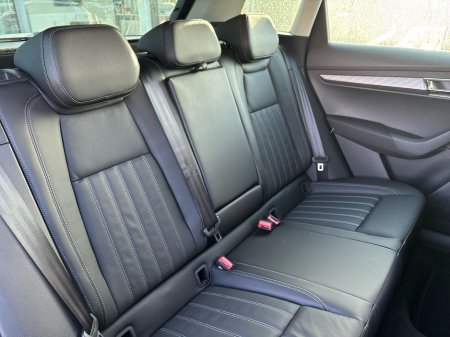 2026 Skoda Karoq Selection Plus 2.0TDI 115HP - Available for immediate 261 delivery €44,995 thumbnail