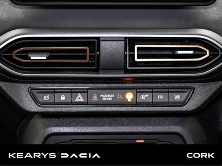 2025 Dacia Sandero Stepway Extreme TCe 90 GSR2 €23,990 thumbnail